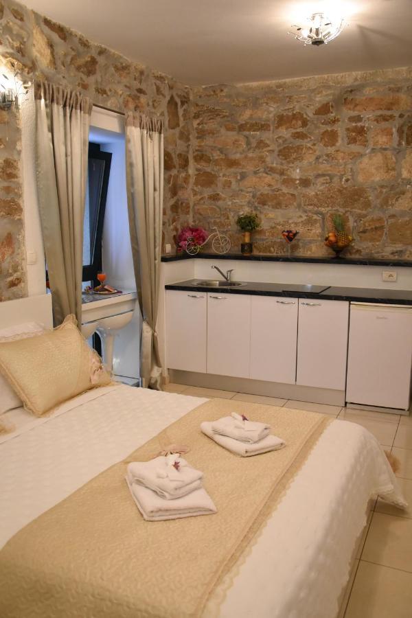 Apartments Bepina- 5 Mins From The Center Split Bagian luar foto