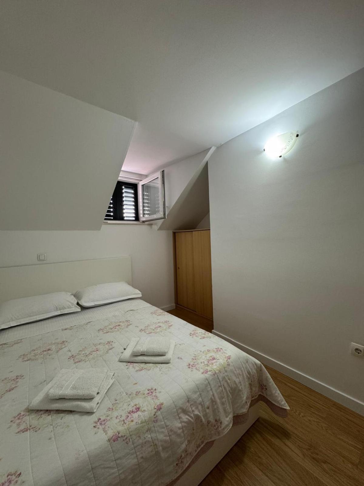 Apartments Bepina- 5 Mins From The Center Split Bagian luar foto