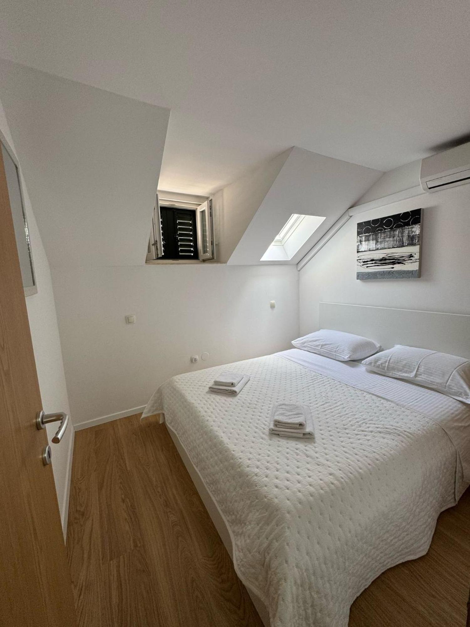 Apartments Bepina- 5 Mins From The Center Split Bagian luar foto