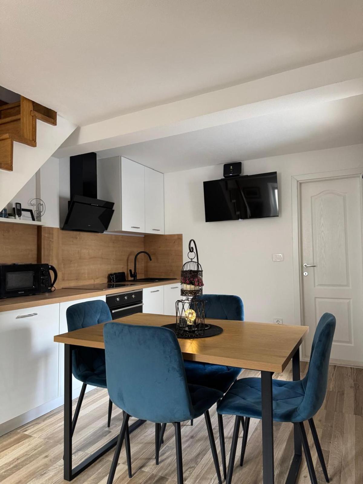 Apartments Bepina- 5 Mins From The Center Split Bagian luar foto