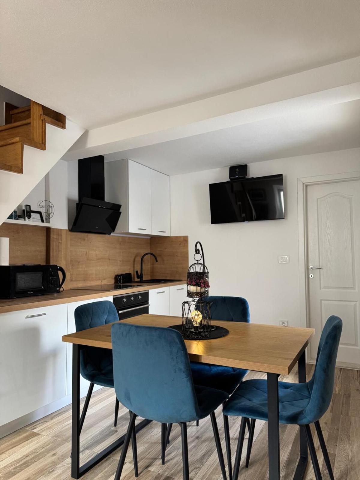 Apartments Bepina- 5 Mins From The Center Split Bagian luar foto