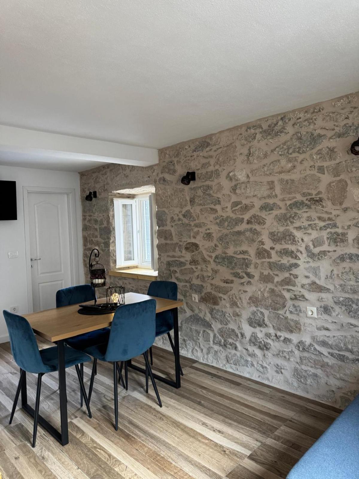 Apartments Bepina- 5 Mins From The Center Split Bagian luar foto