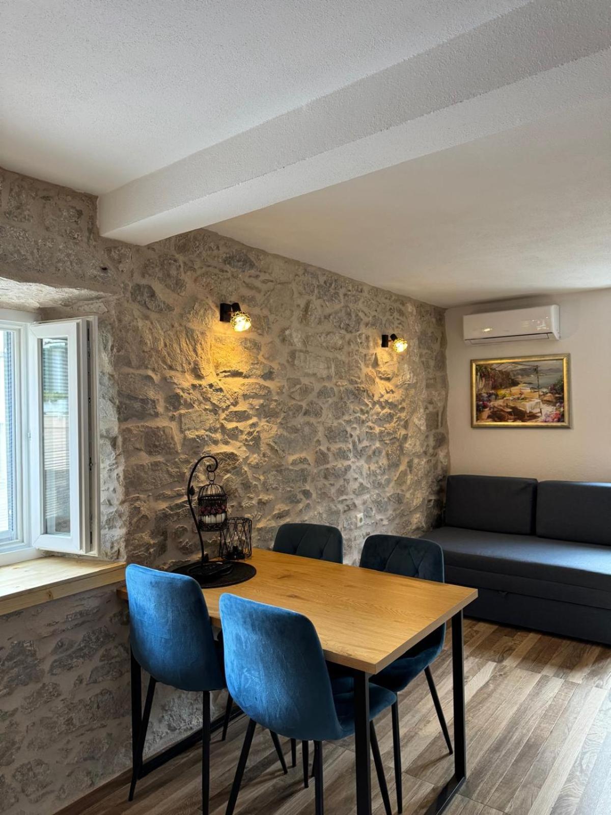 Apartments Bepina- 5 Mins From The Center Split Bagian luar foto