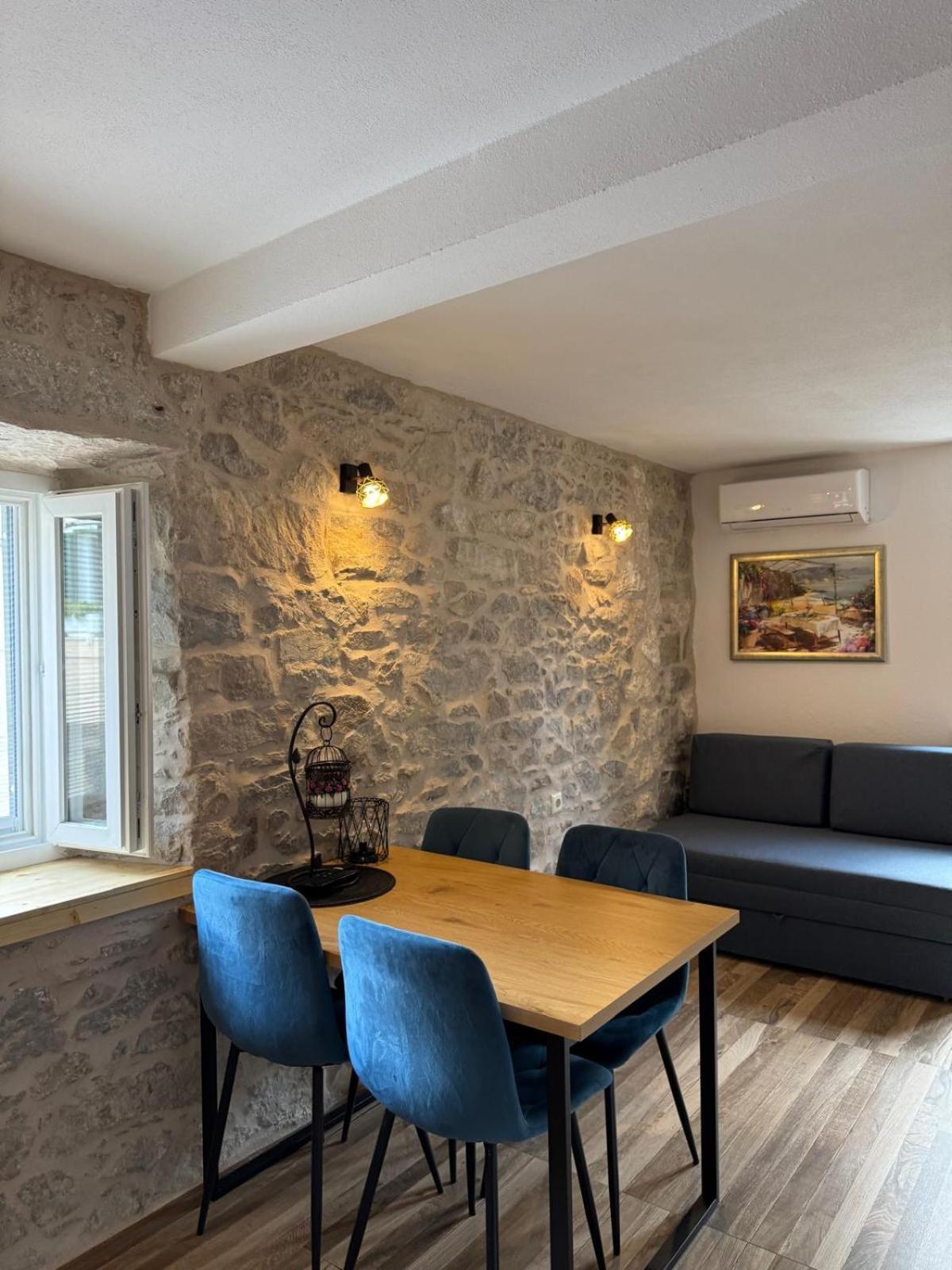 Apartments Bepina- 5 Mins From The Center Split Bagian luar foto