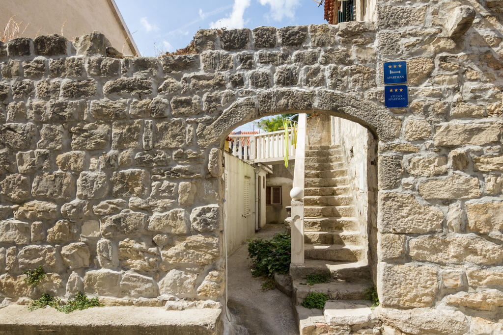 Apartments Bepina- 5 Mins From The Center Split Ruang foto