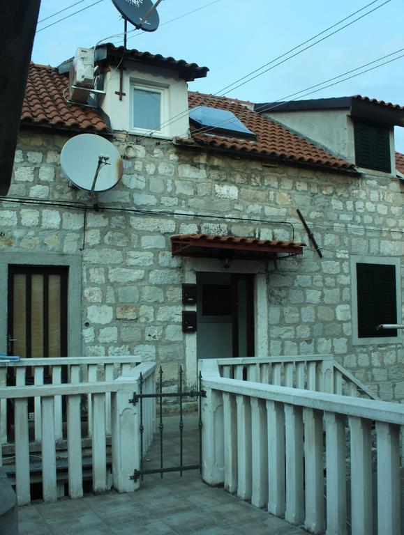 Apartments Bepina- 5 Mins From The Center Split Bagian luar foto